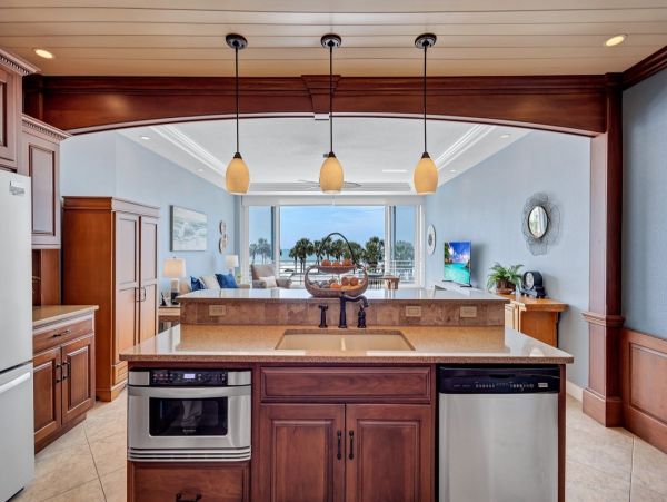 Siesta Key Beautifully Updated One-Bedroom Vacation Retreat