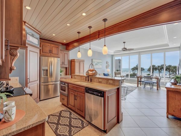 Siesta Key Beautifully Updated One-Bedroom Vacation Retreat