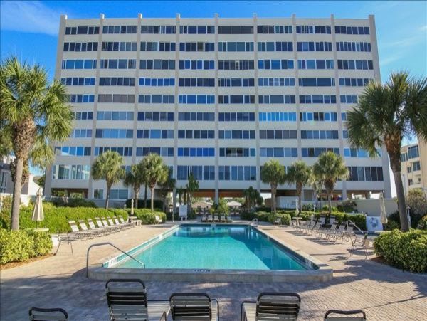 Siesta Key Beautifully Updated One-Bedroom Vacation Retreat