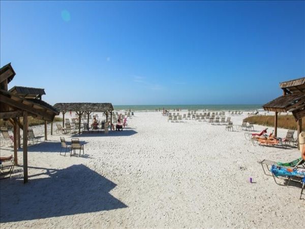 Siesta Key One Bedroom Vacation Condo with Stunning Gulf Views