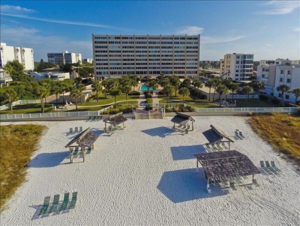 Siesta Key One Bedroom Vacation Condo with Stunning Gulf Views
