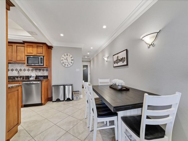 Siesta Key One Bedroom Vacation Condo with Stunning Gulf Views