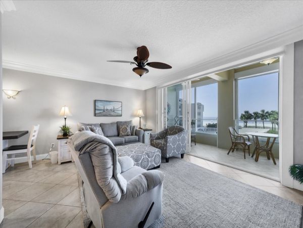 Siesta Key One Bedroom Vacation Condo with Stunning Gulf Views