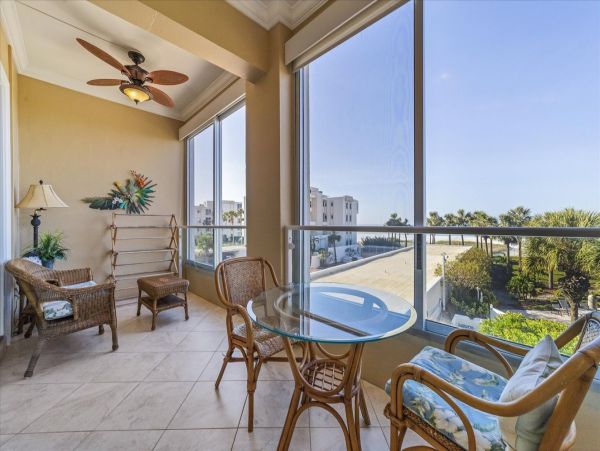Siesta Key One Bedroom Vacation Condo with Stunning Gulf Views
