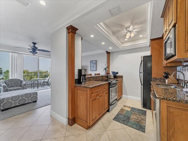 Siesta Key One Bedroom Vacation Condo with Stunning Gulf Views