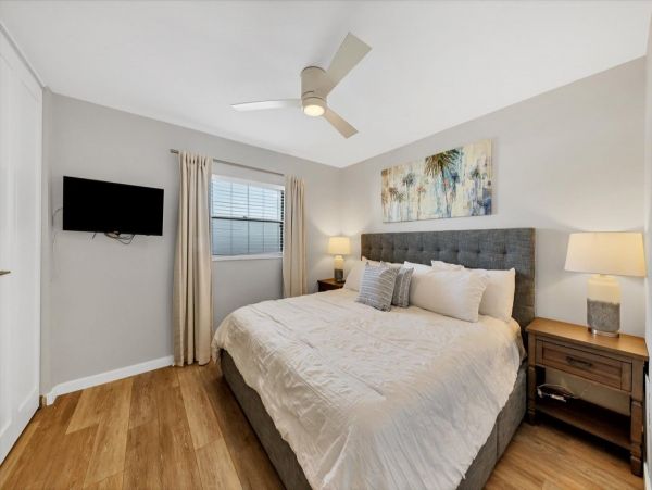 Lovely Siesta Key One Bedroom Vacation Condo