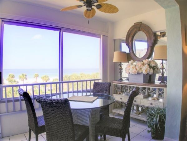 Siesta Key Two Bedroom Vacation Condo Sleeps 4