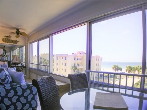 Siesta Key Two Bedroom Vacation Condo Sleeps 4