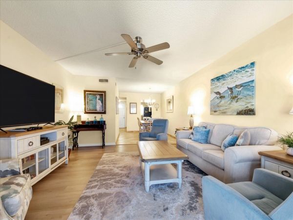 Siesta Key Condo 2 Bedrooms Sleeps 4 Pool & Ocean Views