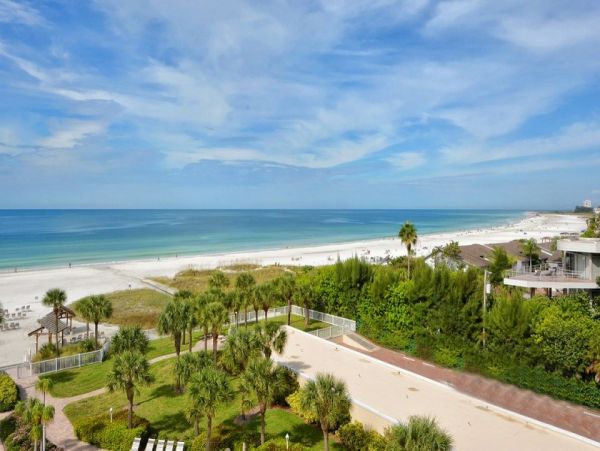 Beachfront 2 Bedroom Siesta Key Condo Sleeps 5 Guests