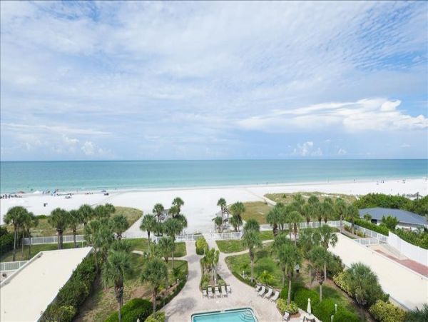 Beachfront 2 Bedroom Siesta Key Condo Sleeps 5 Guests