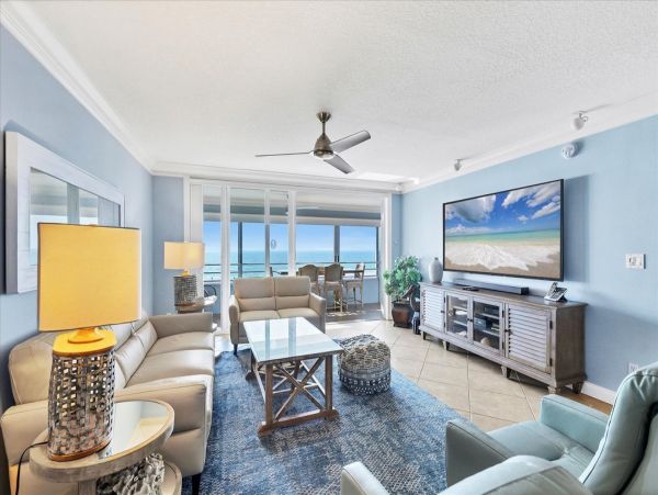 Beachfront 2 Bedroom Siesta Key Condo Sleeps 5 Guests