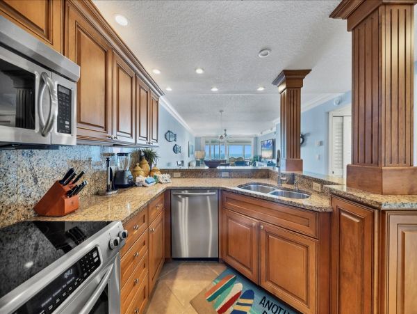 Beachfront 2 Bedroom Siesta Key Condo Sleeps 5 Guests