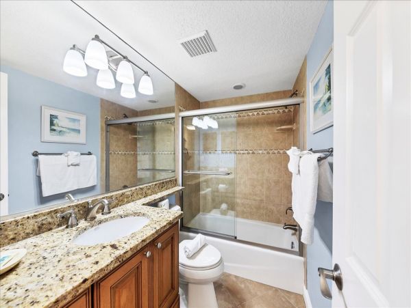 Beachfront 2 Bedroom Siesta Key Condo Sleeps 5 Guests