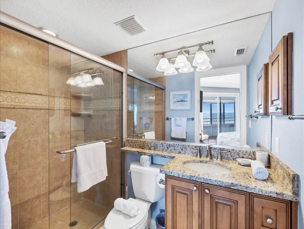 Beachfront 2 Bedroom Siesta Key Condo Sleeps 5 Guests