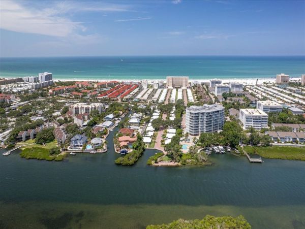 Two Bedroom Siesta Key Beachfront Pool