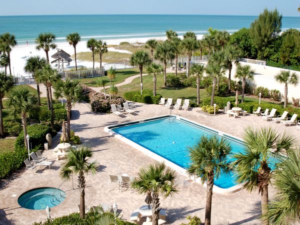 Gulf Views Siesta Key Vacation 2-Bedroom Condo Right on the Beach!