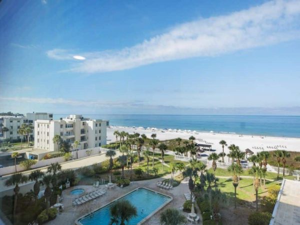 Gulf Views Siesta Key Vacation 2-Bedroom Condo Right on the Beach!