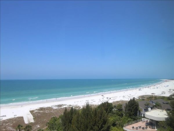 Siesta key Adorable Full Views of the Water