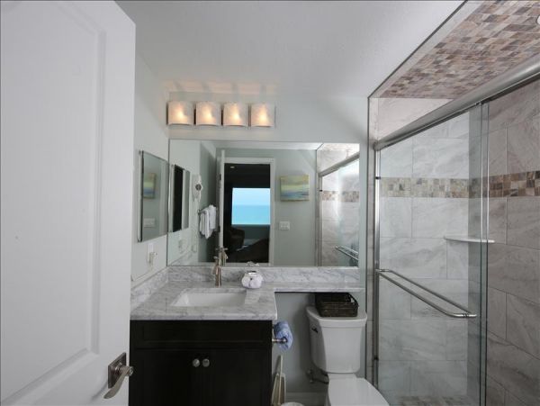 Siesta key Adorable Full Views of the Water