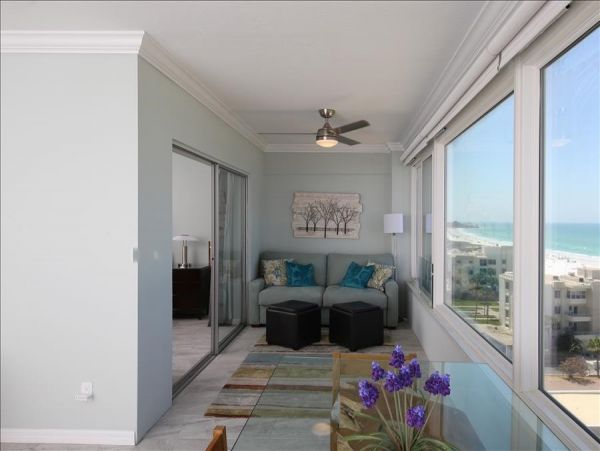 Siesta key Adorable Full Views of the Water