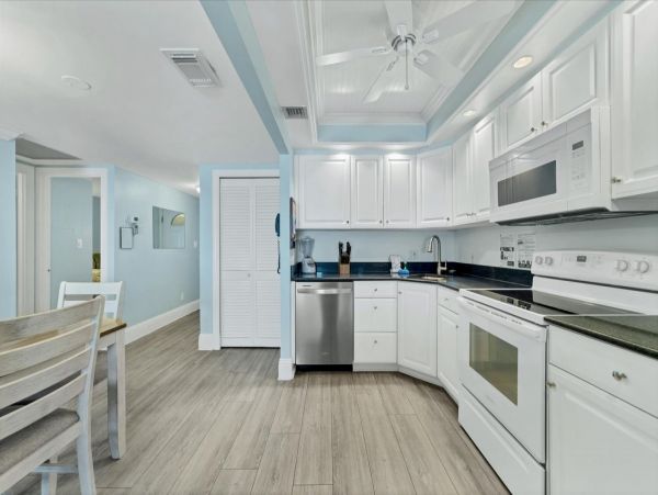 Chic Beachfront 3 Bedroom