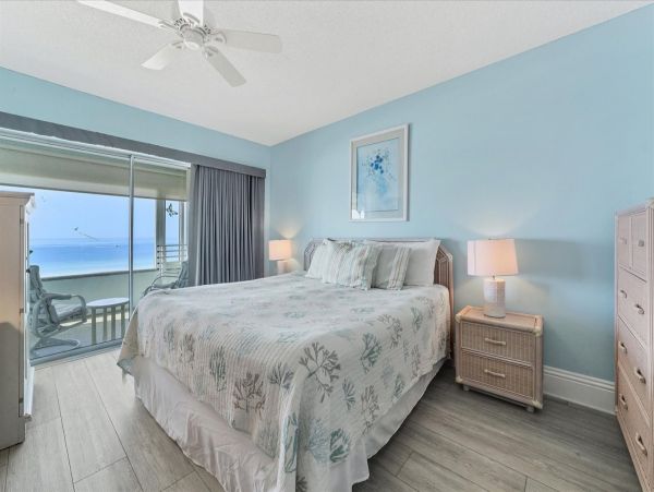 Chic Beachfront 3 Bedroom