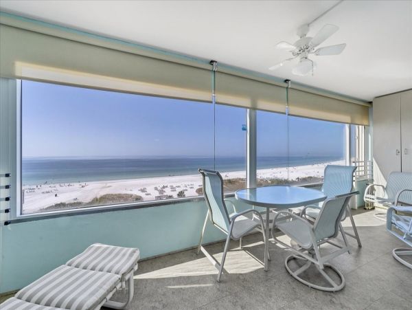 Chic Beachfront 3 Bedroom
