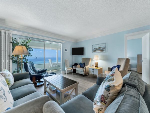 Chic Beachfront 3 Bedroom