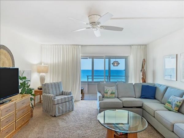 Large Corner Unit with Full View