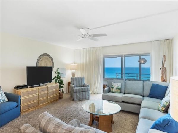 Large Corner Unit with Full View