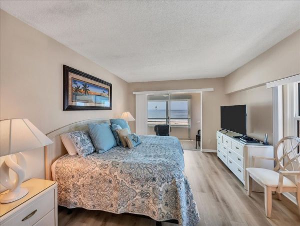 Siesta Key Gulf View Vacation Rental Luxury 2-Bedroom Beachfront Condo
