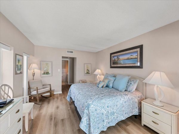 Siesta Key Gulf View Vacation Rental Luxury 2-Bedroom Beachfront Condo