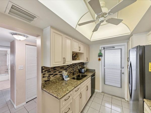 Siesta Key Gulf View Vacation Rental Luxury 2-Bedroom Beachfront Condo