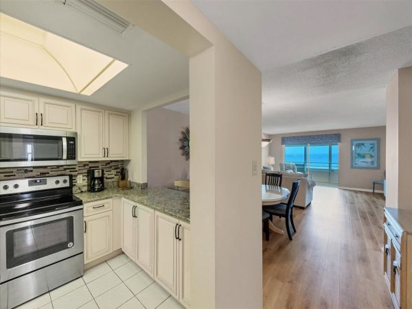 Siesta Key Gulf View Vacation Rental Luxury 2-Bedroom Beachfront Condo