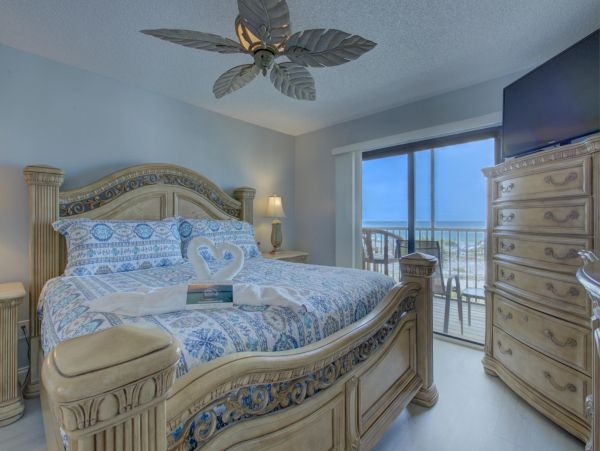 Stunning Views from This 2 Bedroom Condo