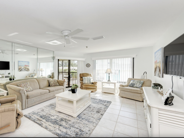 Anna Maria Island Beach Front Condo 30 Yards from the Beach