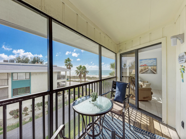 Anna Maria Island Beach Front Condo 30 Yards from the Beach