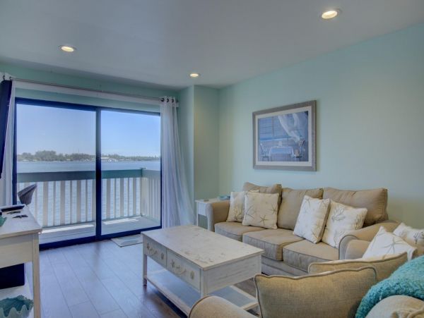 Bayside Luxury Retreat in Bradenton with Pool & Boat Dock