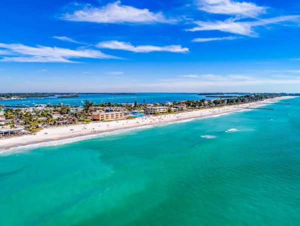 Bayside Luxury Retreat in Bradenton with Pool & Boat Dock