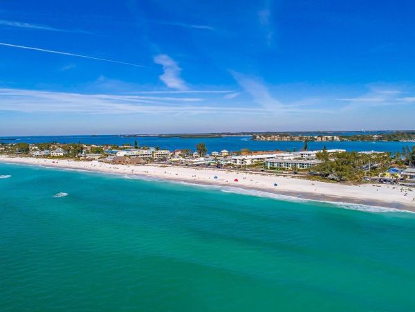 Bayside Luxury Retreat in Bradenton with Pool & Boat Dock