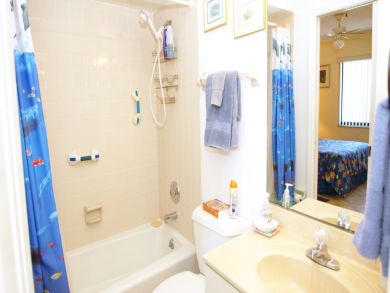 Two Bedroom Lovely Anna Maria Condo