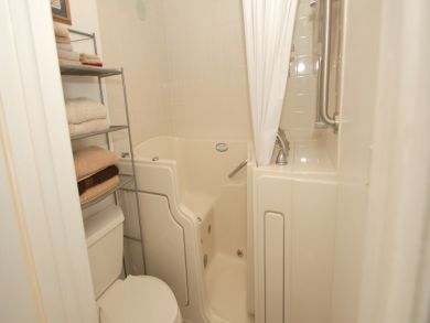 Two Bedroom Lovely Anna Maria Condo