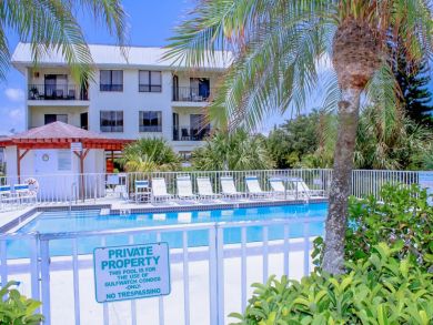 Two Bedroom Lovely Anna Maria Condo