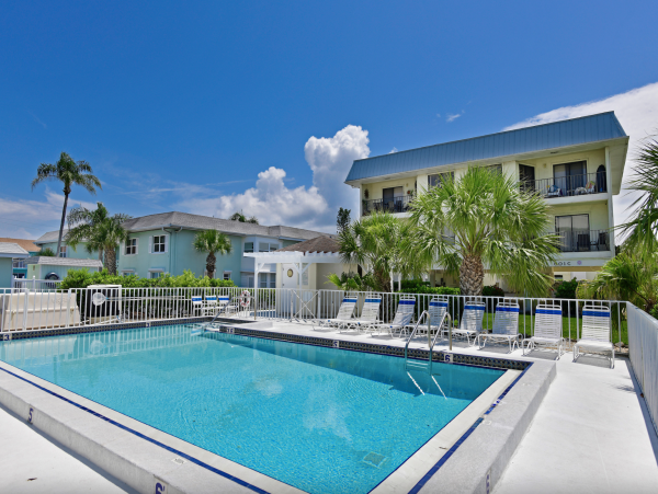 Two Bedroom Lovely Anna Maria Condo