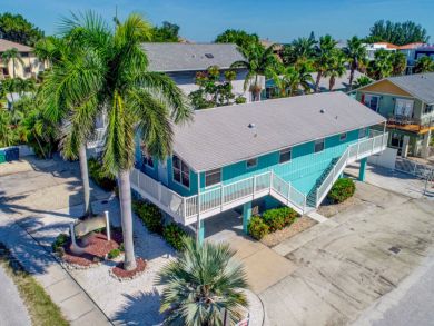 Holmes Beach 2 Bedroom Condo Steps to Beach Sleeps 6 Guest