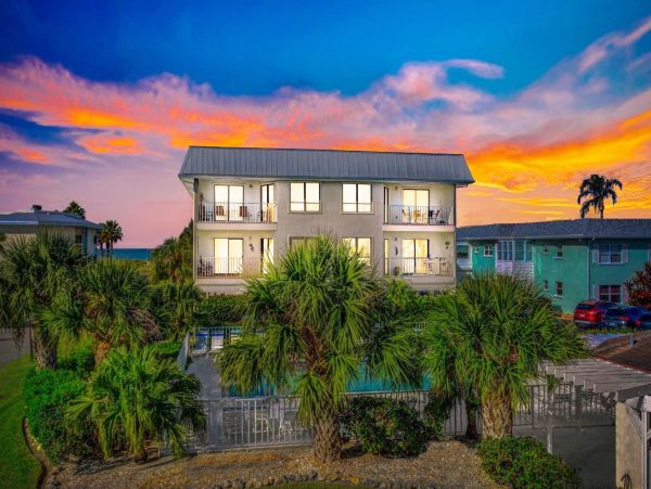 Bradenton Beach Vacation Condo Two Bedrooms