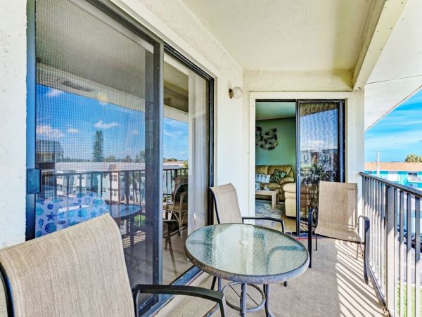 Bradenton Beach Vacation Condo Two Bedrooms