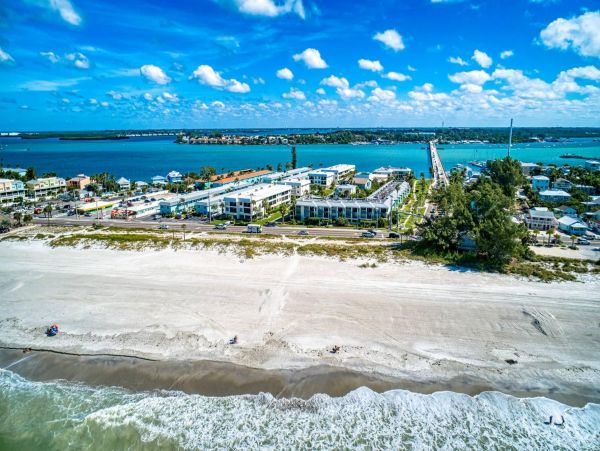 Bradenton Beach Vacation Condo Two Bedrooms