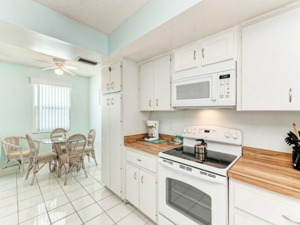Bradenton Beach Vacation Condo Two Bedrooms